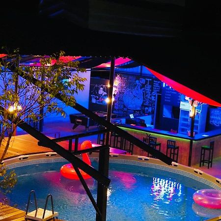 Wild Ones Hostel Banguecoque Exterior foto