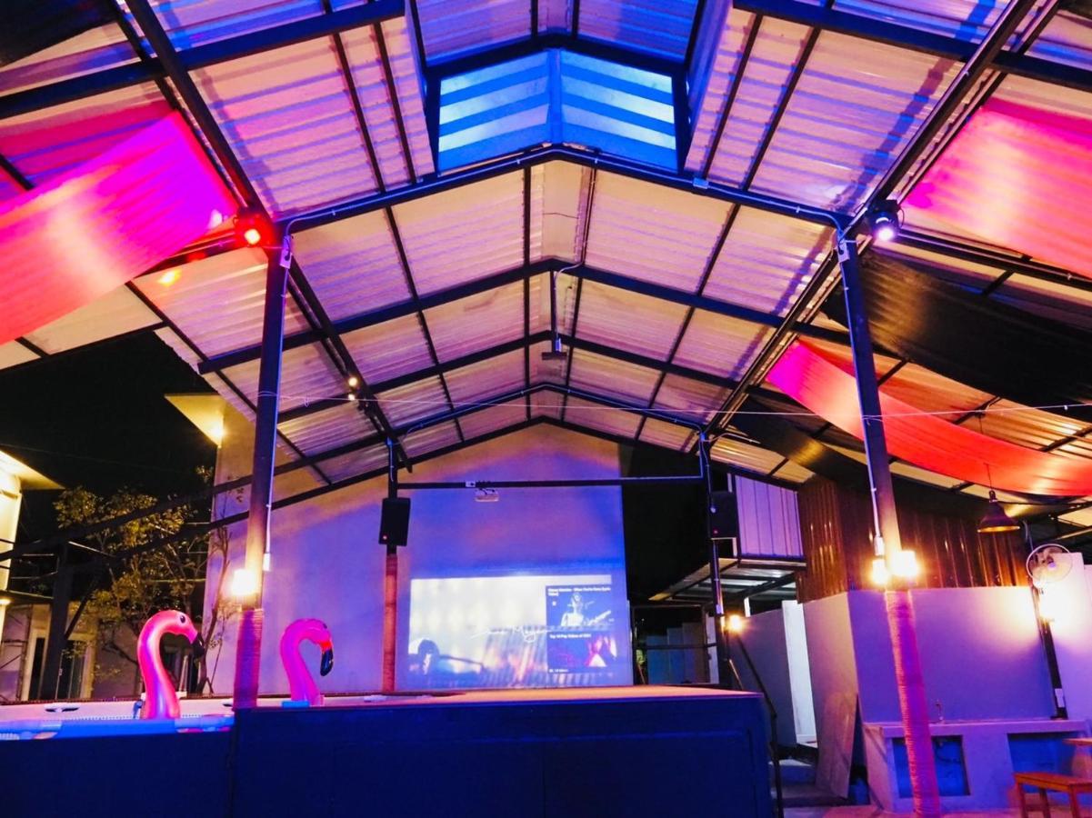 Wild Ones Hostel Banguecoque Exterior foto